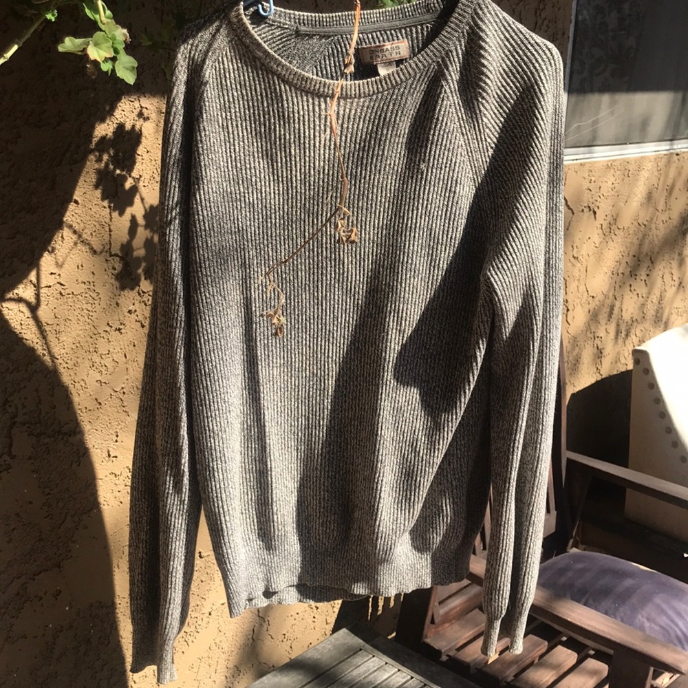 Comfy cozy Men’s knit sweater